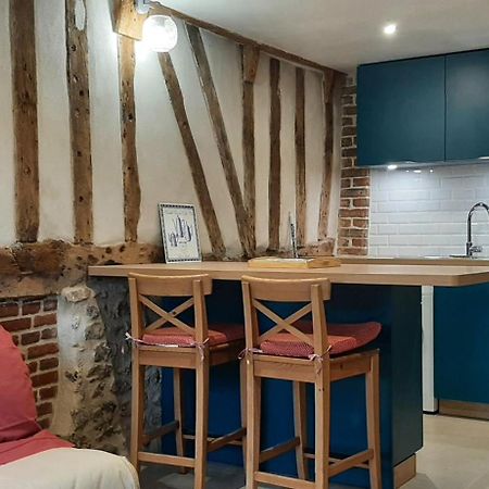 Le Thuit - F2 Plain Pied Tout Equipe A La Ferme Charleval  Exterior foto